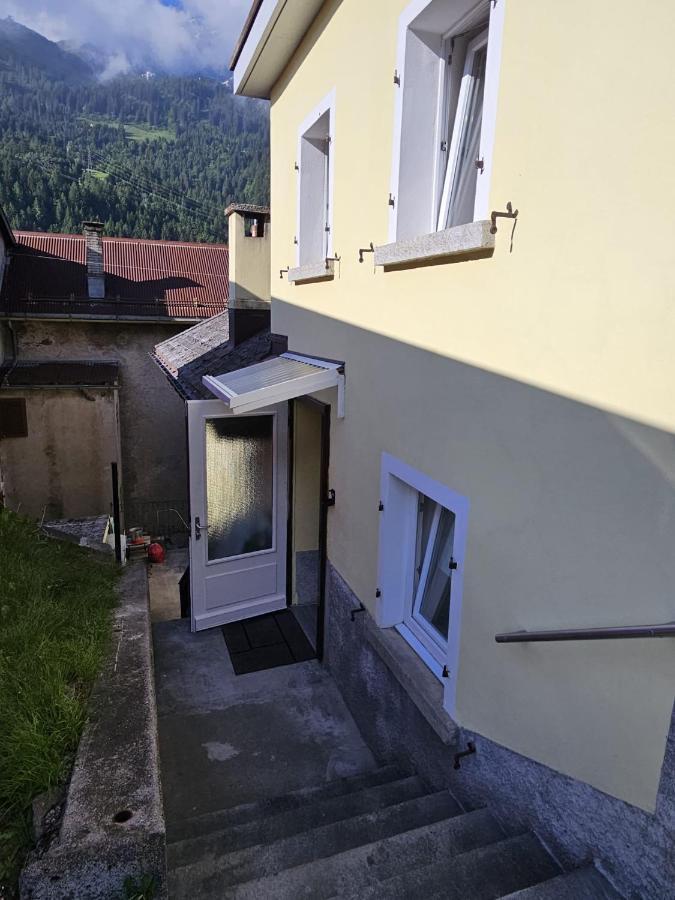 Airolo With Private Parking Apartment ภายนอก รูปภาพ