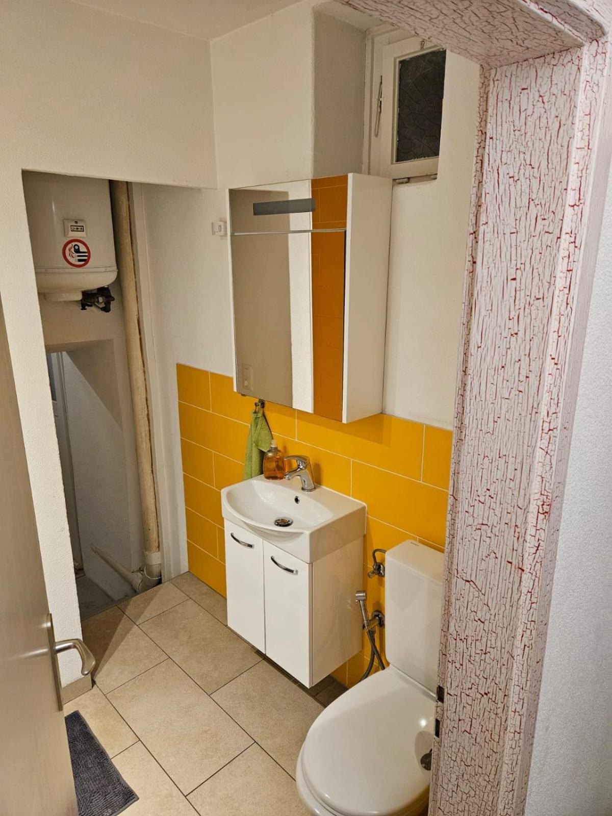 Airolo With Private Parking Apartment ภายนอก รูปภาพ