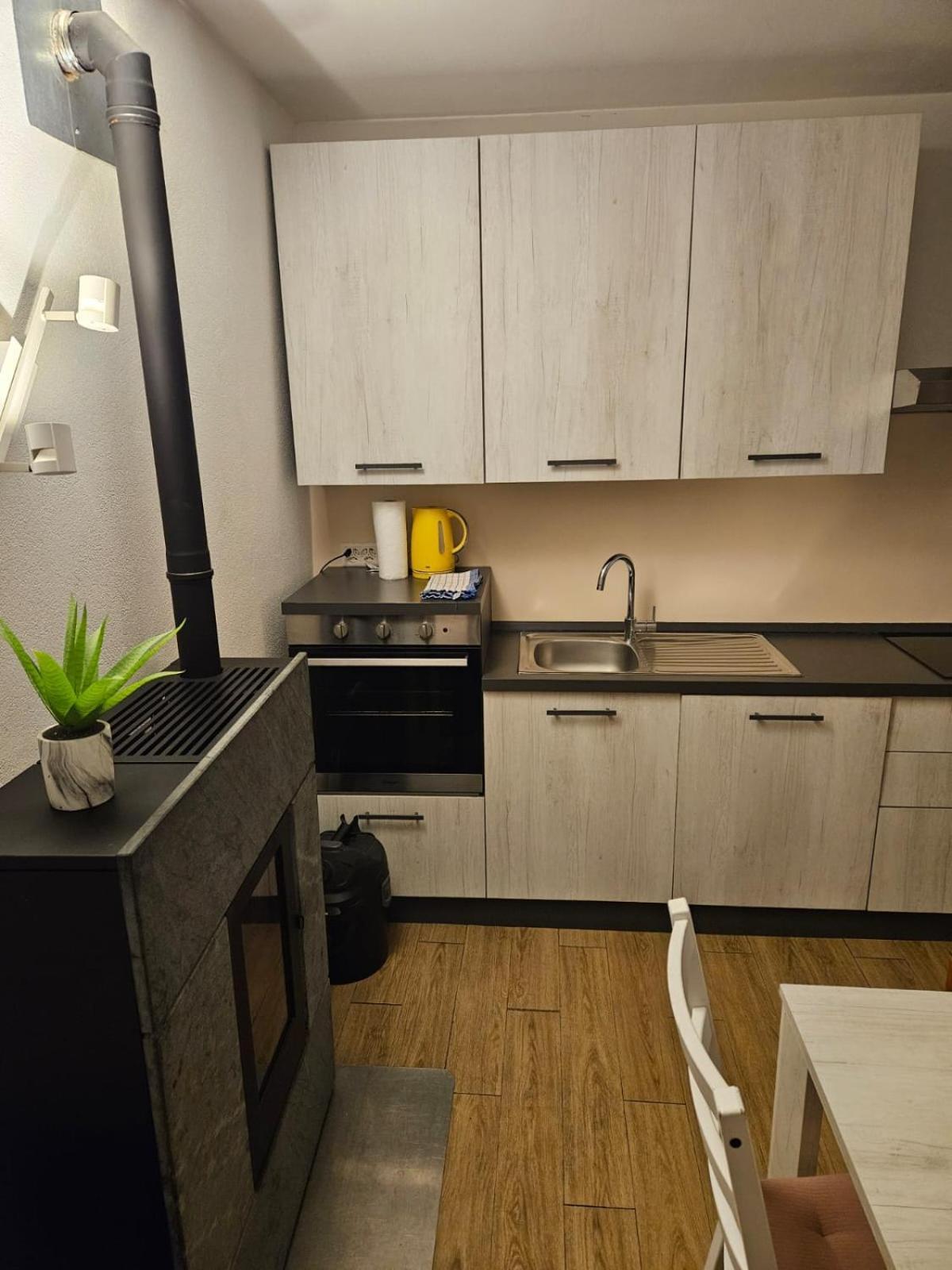 Airolo With Private Parking Apartment ภายนอก รูปภาพ
