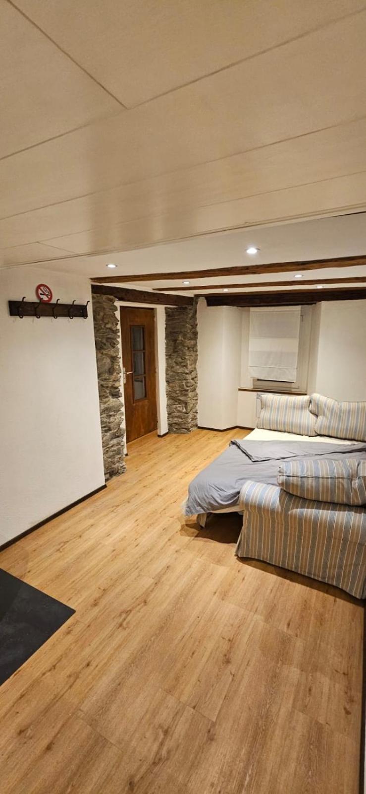 Airolo With Private Parking Apartment ภายนอก รูปภาพ
